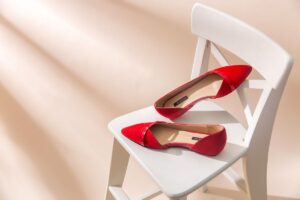 Do czego nosić czerwone buty - stylizacje