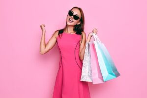 Jakie buty do malinowej sukienki wybrać?